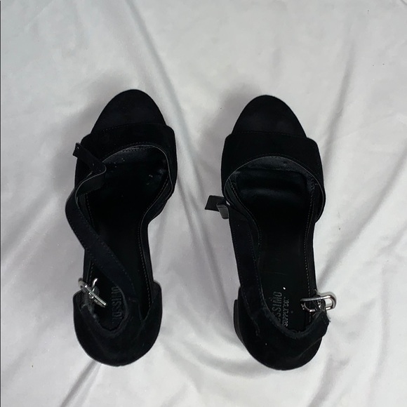 High heels - Picture 2 of 3